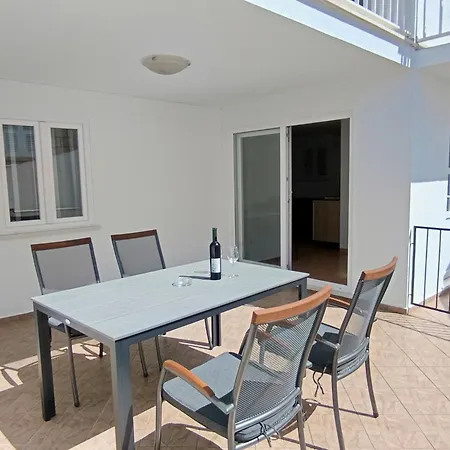 Vanda Seafront Superior Apartman *